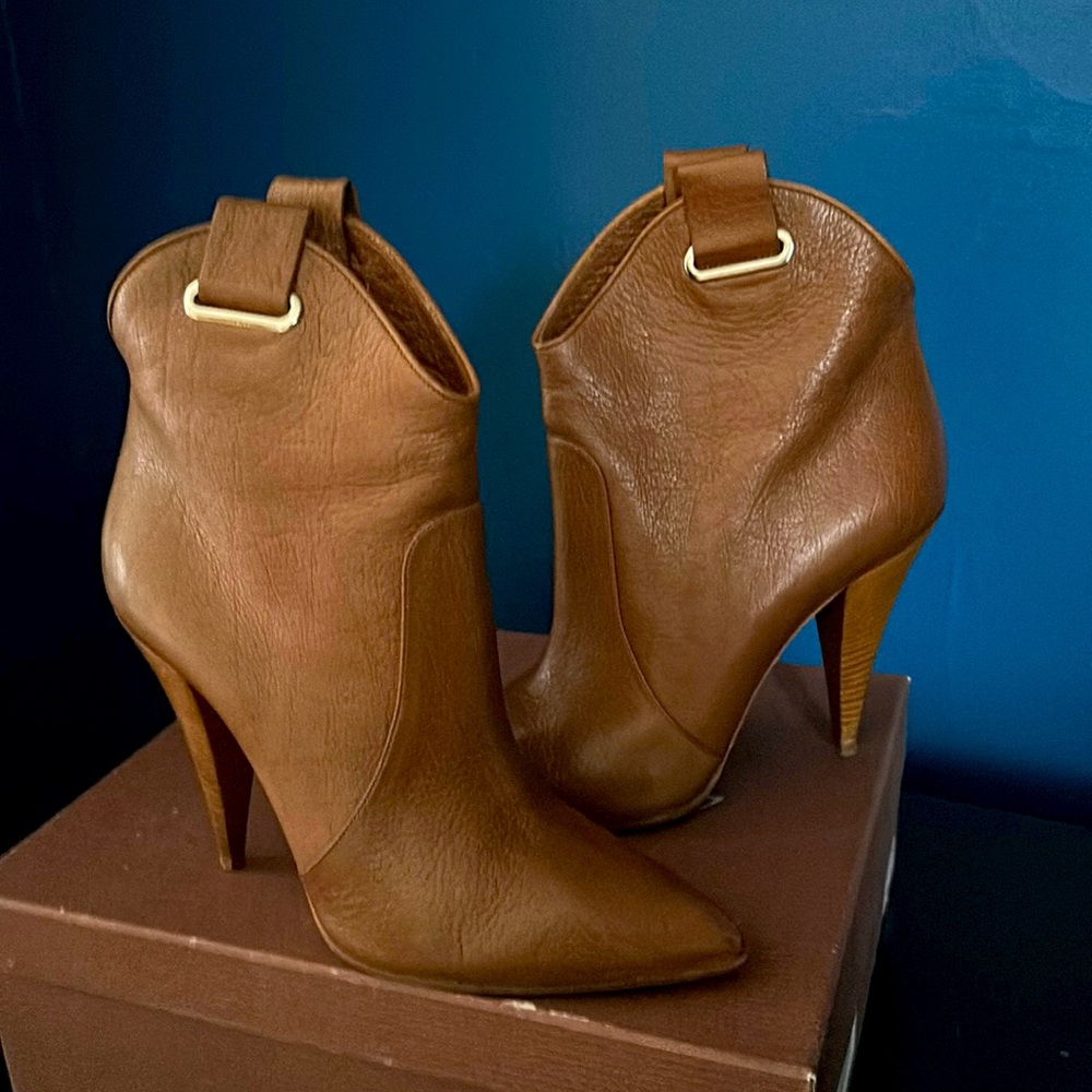 Beautiful , made in Italy Casadei  , brown , leather boots